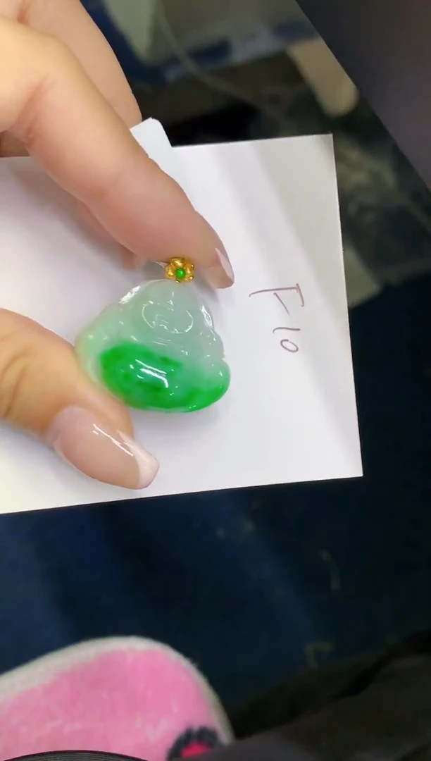 翡翠18K金镶嵌颈饰缅甸天然翡翠A货