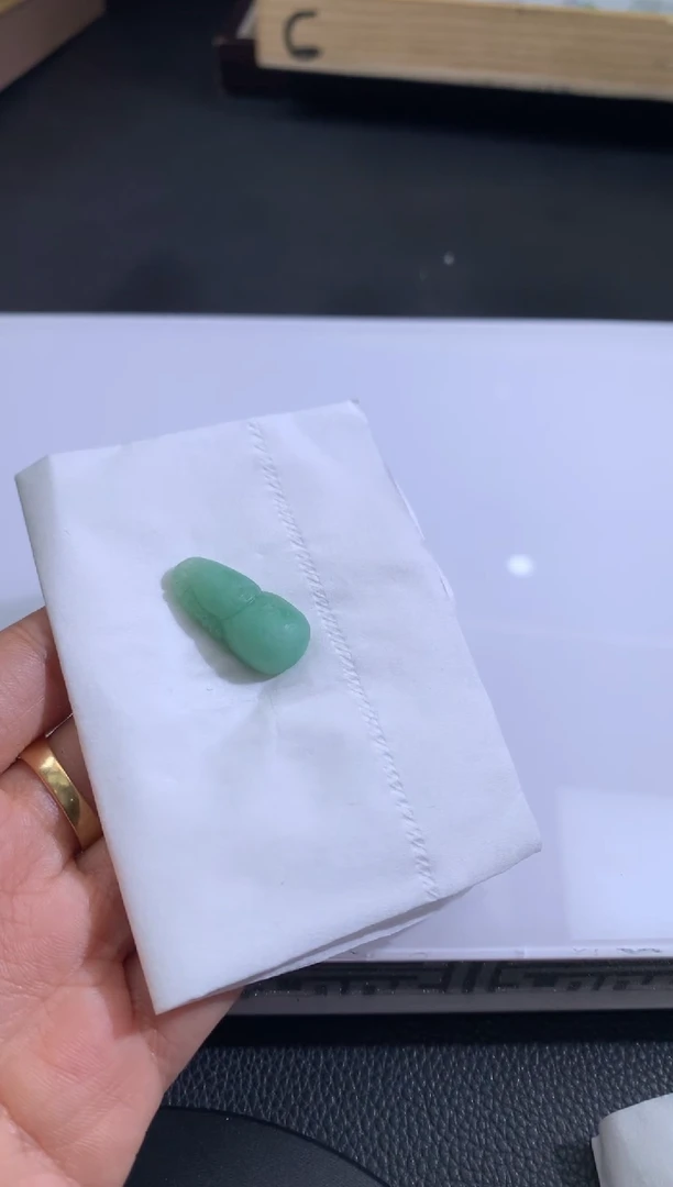 【闪购商品】定制翡翠未镶嵌翡翠