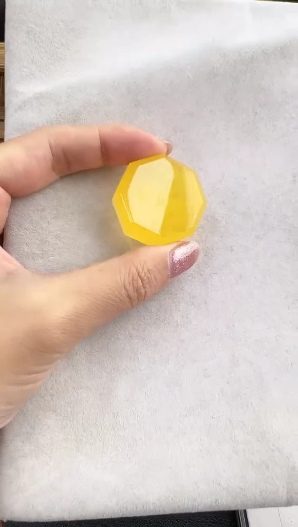 【闪购商品】琥珀裸石未镶嵌10127052-特价吊坠