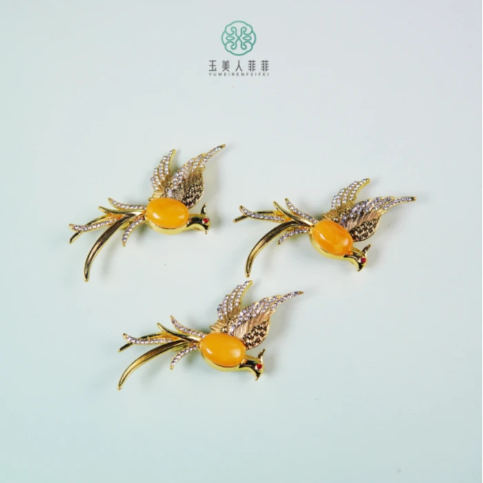 石惑珠宝~蜜蜡胸针约14*10mm多样性发一
