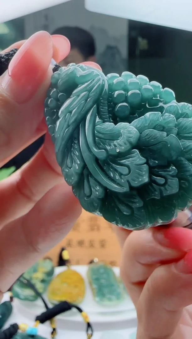 【闪购商品】翡翠颈饰未镶嵌多样性随机一件发货