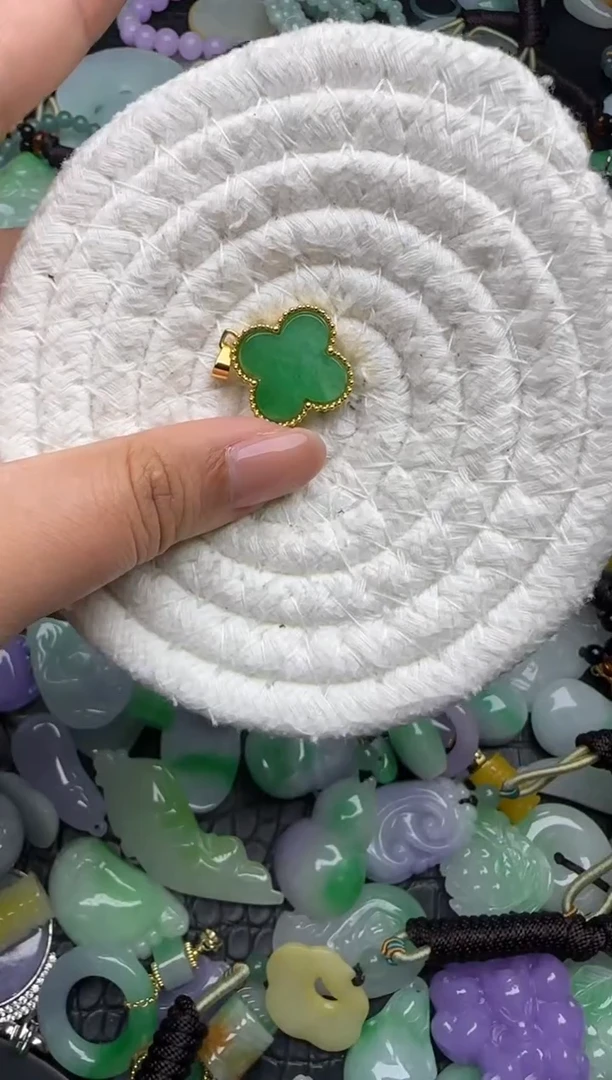 颈饰未镶嵌翡翠缅甸翡翠吊坠