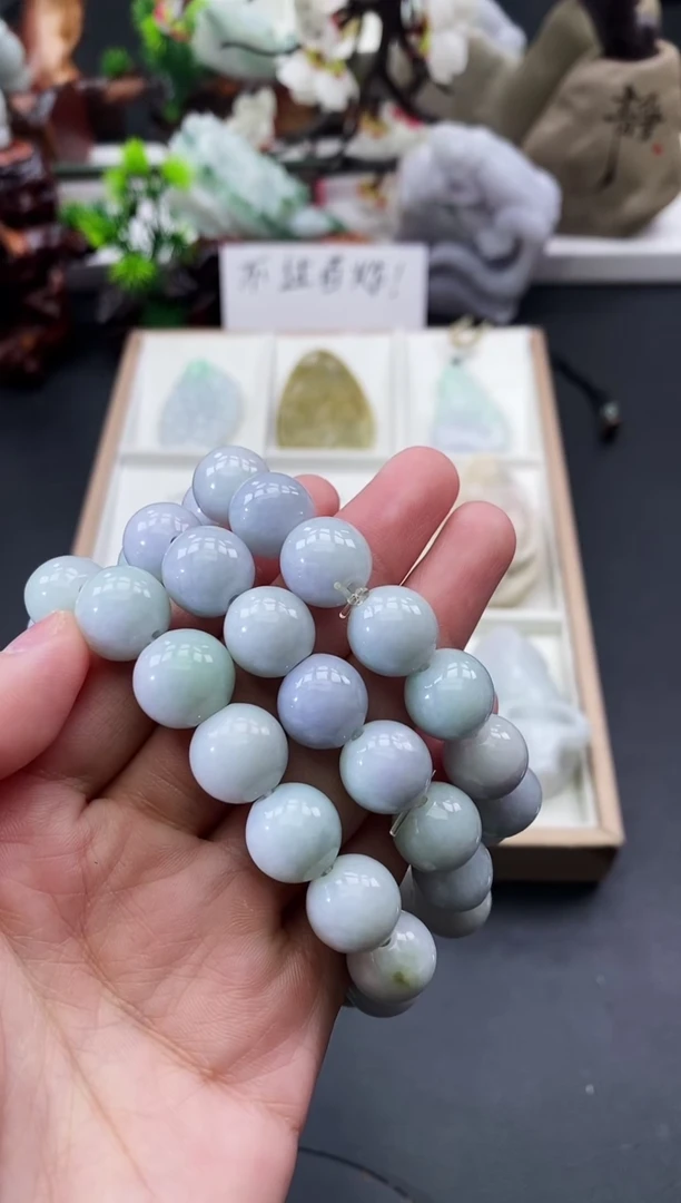 颈饰未镶嵌翡翠天然缅甸A货翡翠随机发一件