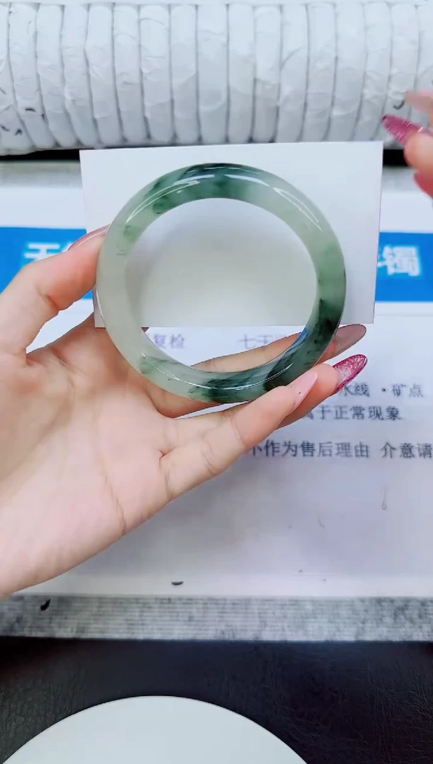 未镶嵌手镯石英质玉259/58