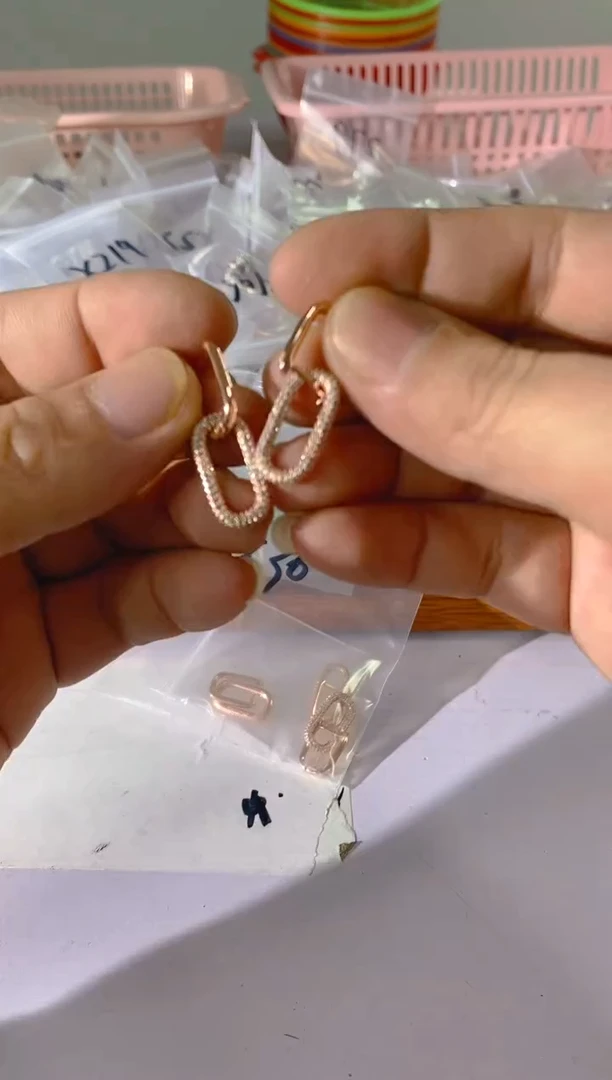 【闪购商品】水晶颈饰银S925镶嵌X30红宝，蓝宝，多样性发一件赠链