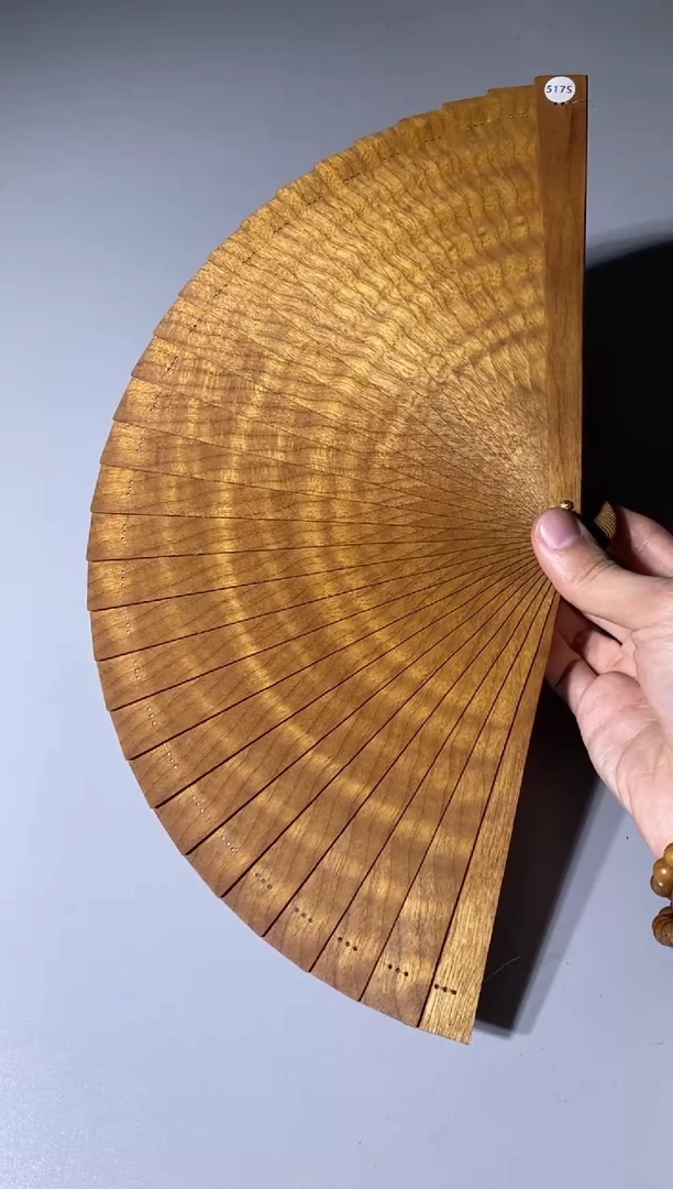 【闪购商品】金丝楠517号19cm精品金丝楠扇子