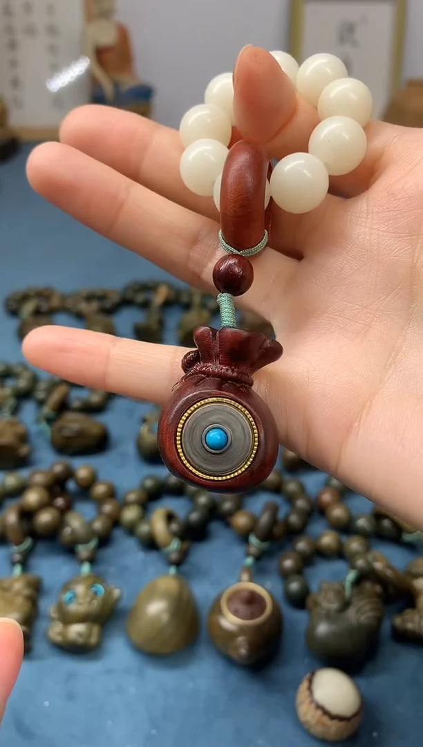 【闪购商品】白玉菩提吊坠赚钱袋 盘玩件