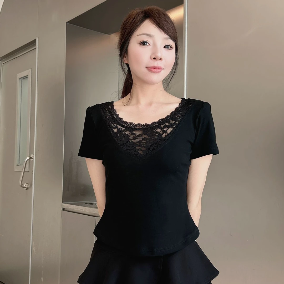 性感蝴蝶装饰花边性感短袖气质收腰T恤弹力显瘦修身短款百搭