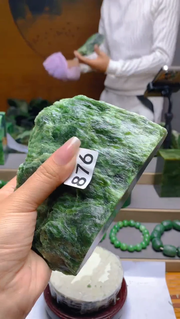 和田玉（碧玉）未镶嵌珠宝半成品1