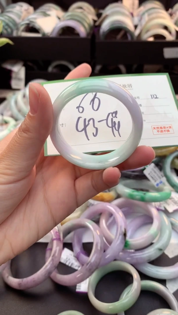 定制翡翠未镶嵌向*葵毛货需精细抛光+多人