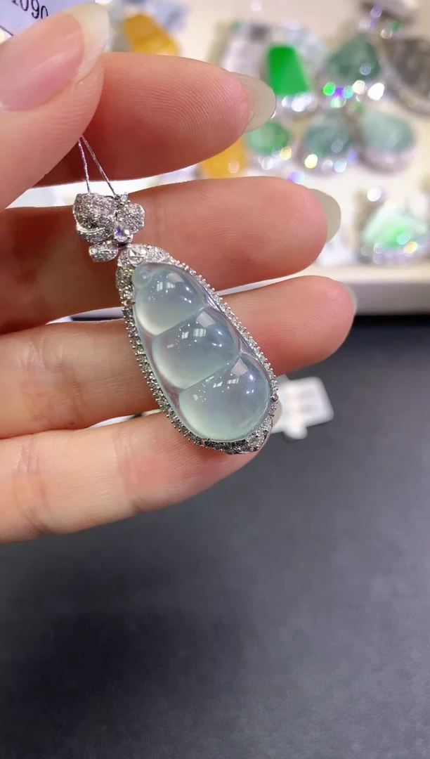 【闪购商品】翡翠颈饰18K金镶嵌C94