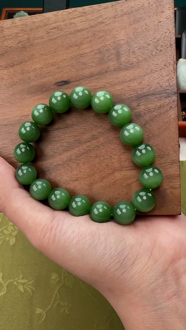 颈饰未镶嵌和田玉俄碧阳绿猫眼卡12