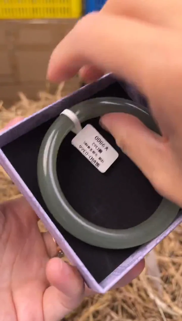 未镶嵌手镯石英质玉编码D0366