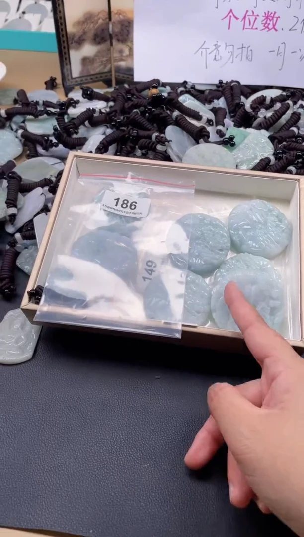 【闪购商品】翡翠颈饰未镶嵌缅甸A货翡翠有瑕疵多样性发一186