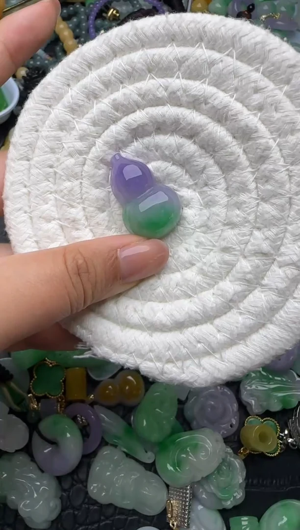 颈饰未镶嵌翡翠缅甸翡翠吊坠
