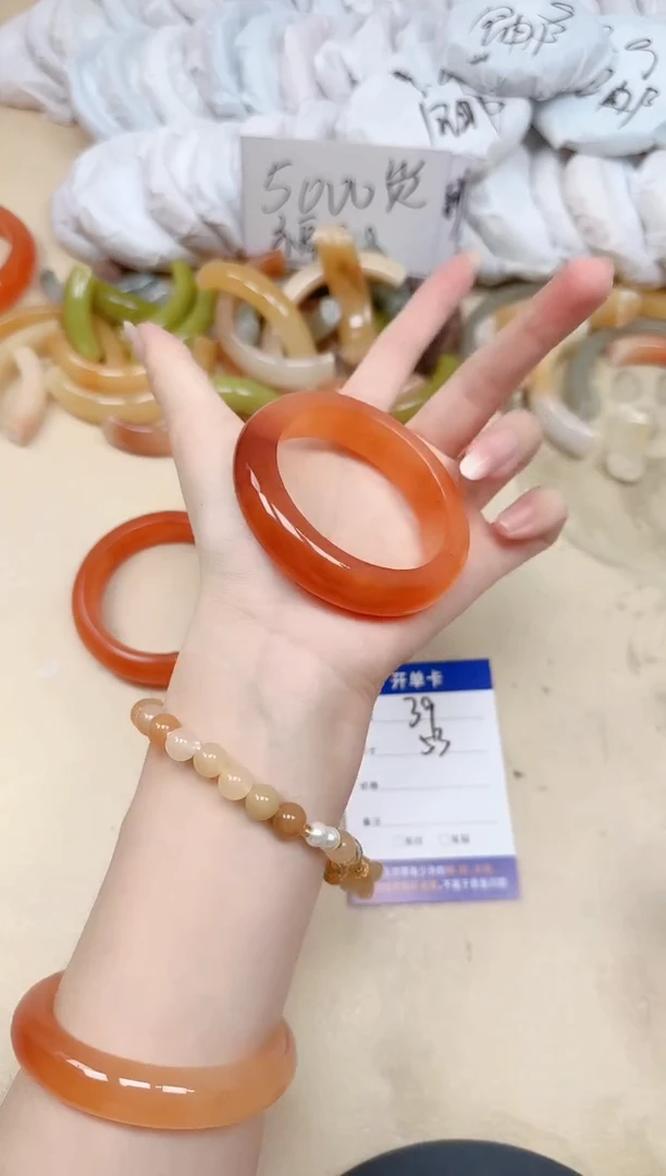 未镶嵌手镯石英质玉39/53