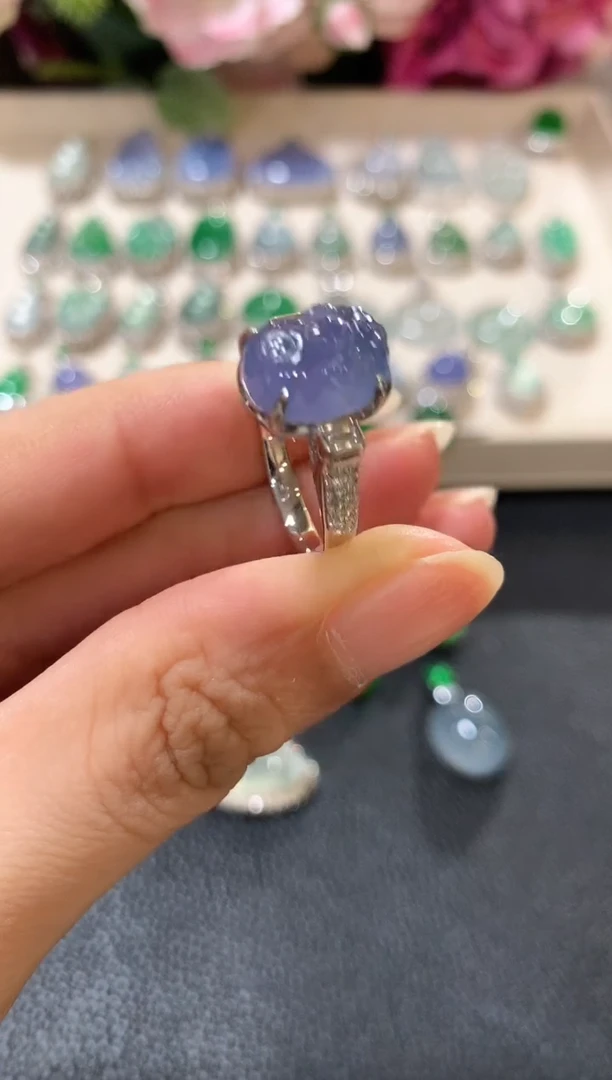18K金镶嵌戒指翡翠n74 紫色有色差