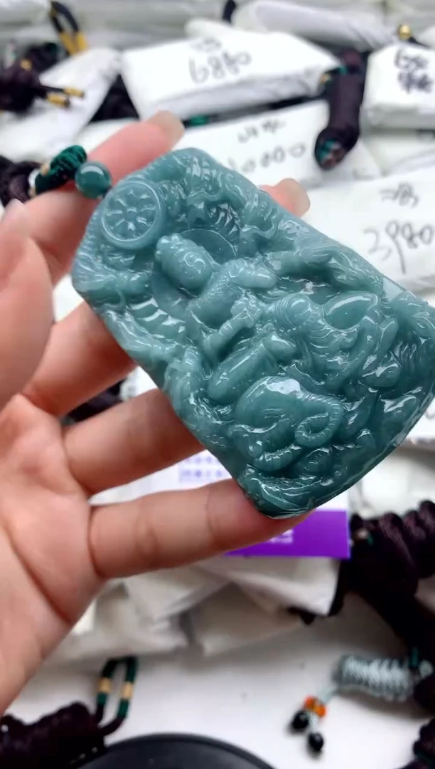 翡翠未镶嵌颈饰9999999999