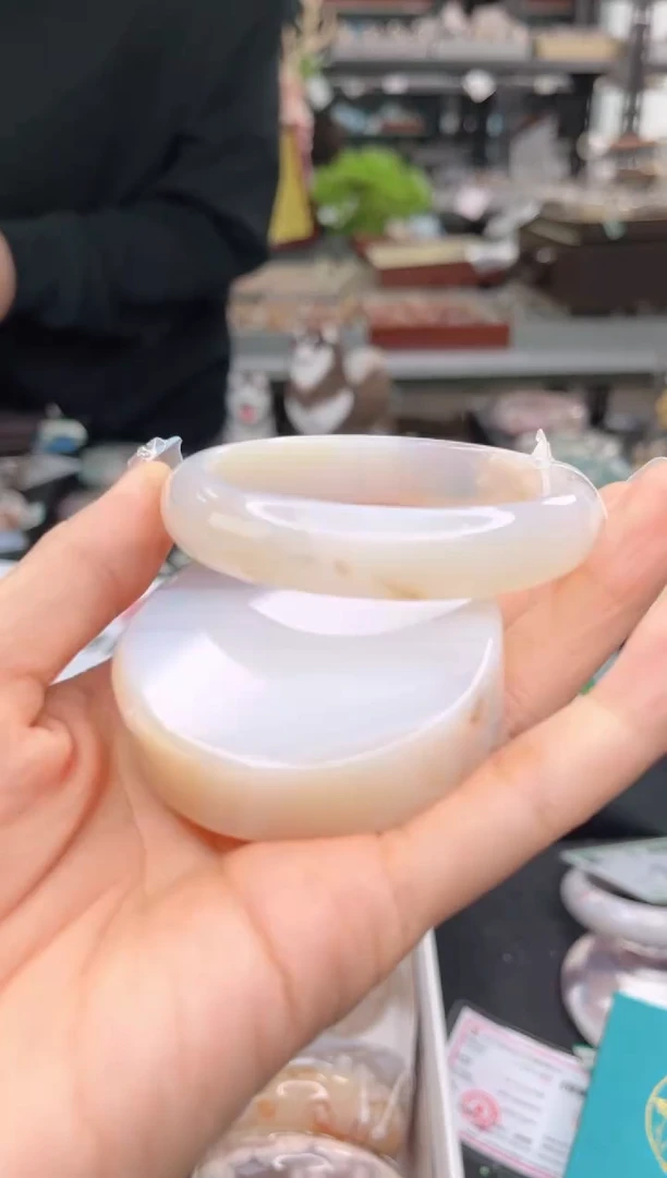 【闪购商品】石英质玉手镯未镶嵌58圈口（赠品镯心）1572220