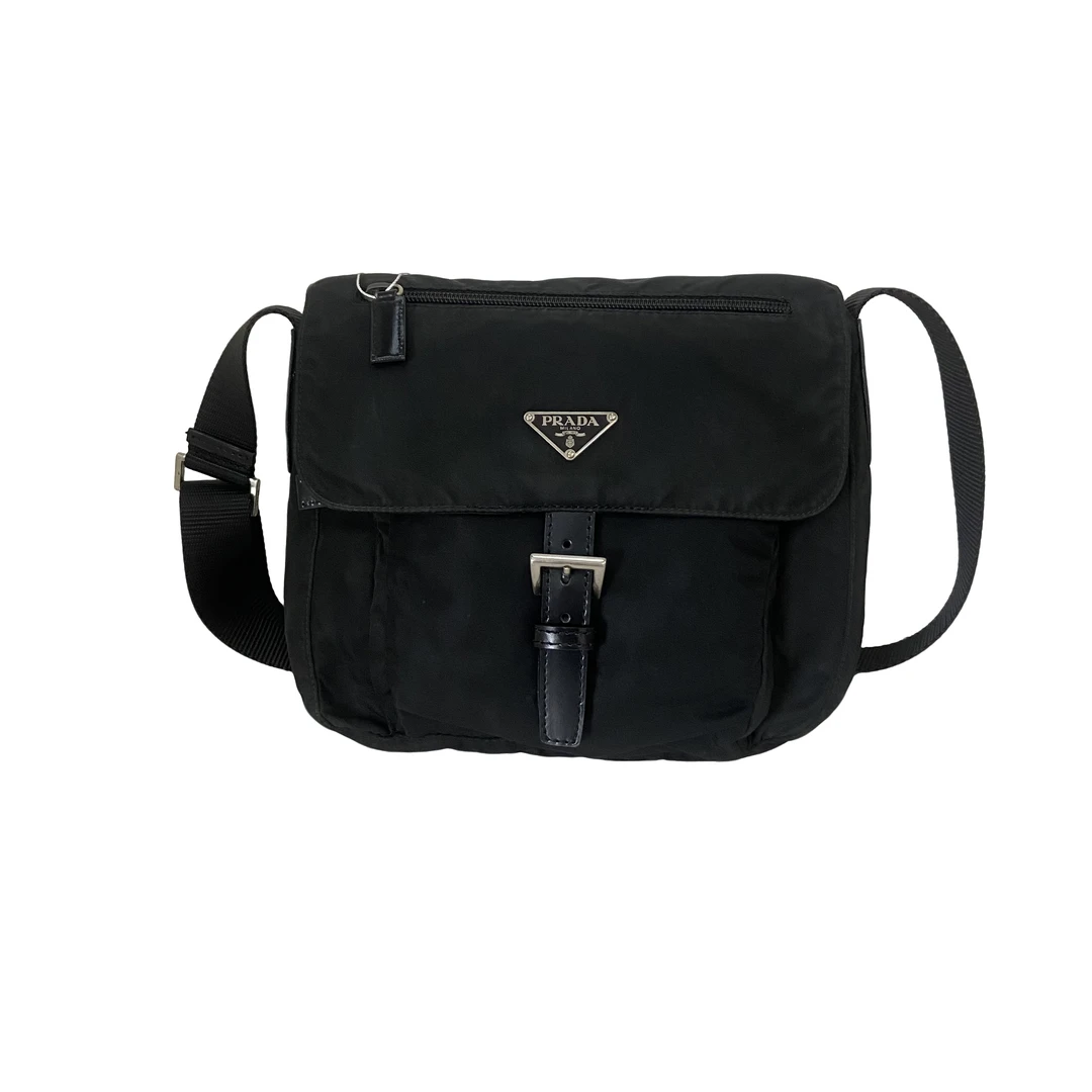 95新 Prada/普拉达 男士休闲时尚百搭尼龙黑色斜挎包/12