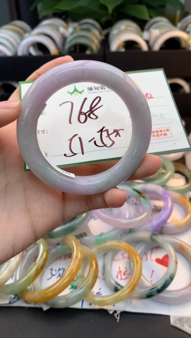 未镶嵌定制翡翠毛货需精细抛光+多人