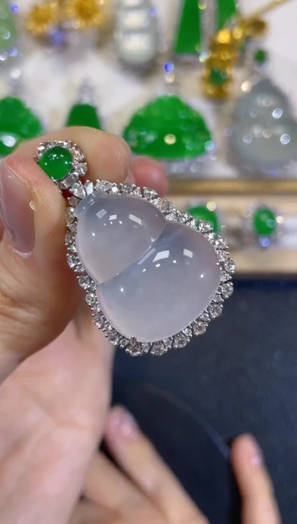 吊坠(不含链)18K金镶嵌翡翠团购23