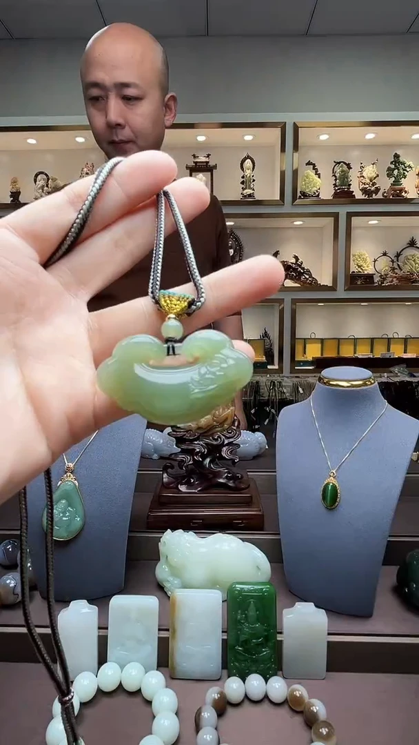 【闪购商品】和田玉挂件未镶嵌苏