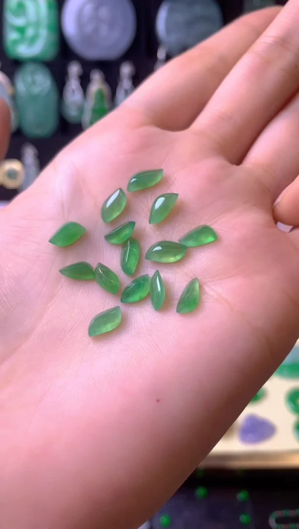 定制翡翠未镶嵌裸玉（客户意向镶嵌）多样性发一个