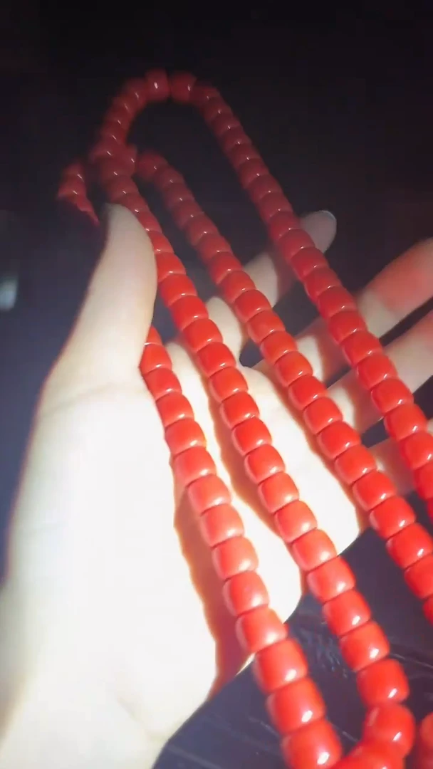 和田玉未镶嵌颈饰长串.1条.红