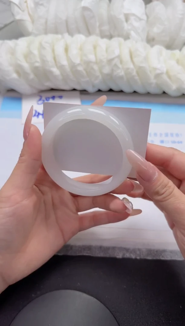 石英质玉手镯未镶嵌172-56.5