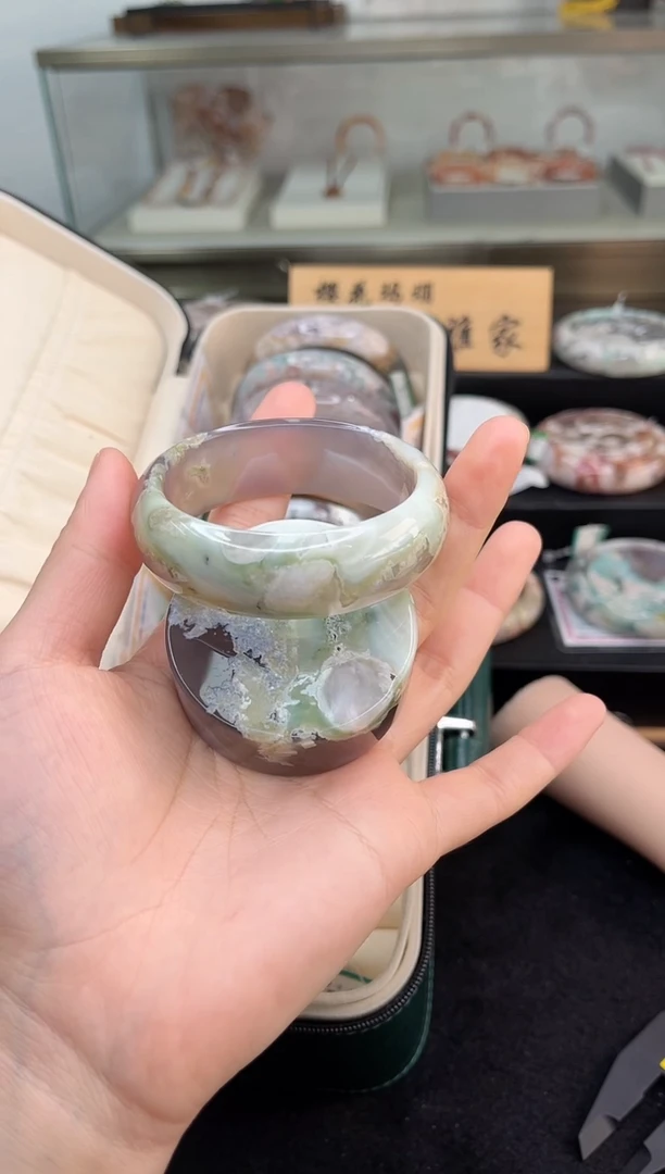 未镶嵌手镯石英质玉55圈口（赠品镯心）6001