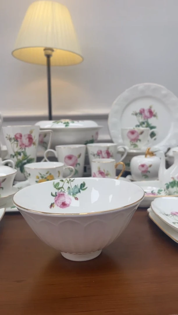 盘玫瑰高骨骨瓷面碗