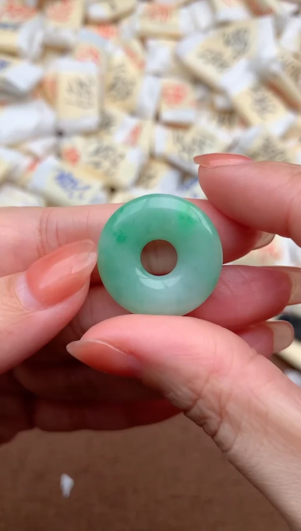 未镶嵌挂件翡翠一