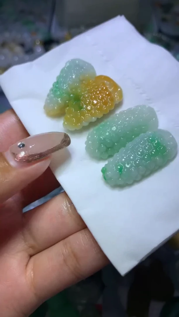 定制翡翠未镶嵌MJX044282