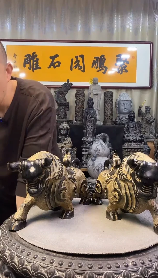 石材山西青石新款财富牛一对长度35厘米左右