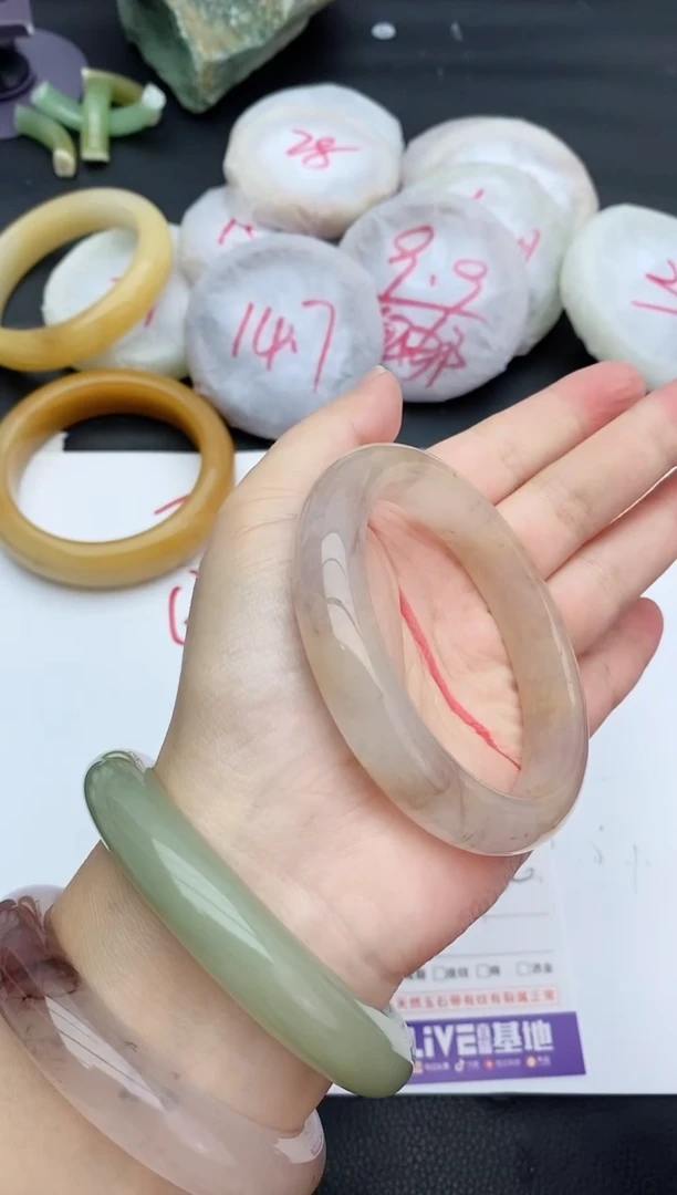 未镶嵌手镯石英质玉63+59/60