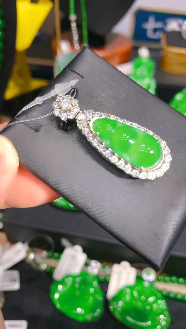 【闪购商品】翡翠颈饰银S925镶嵌66一季