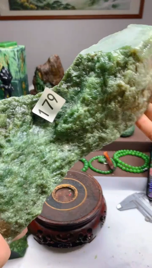 和田玉（碧玉）未镶嵌珠宝半成品179