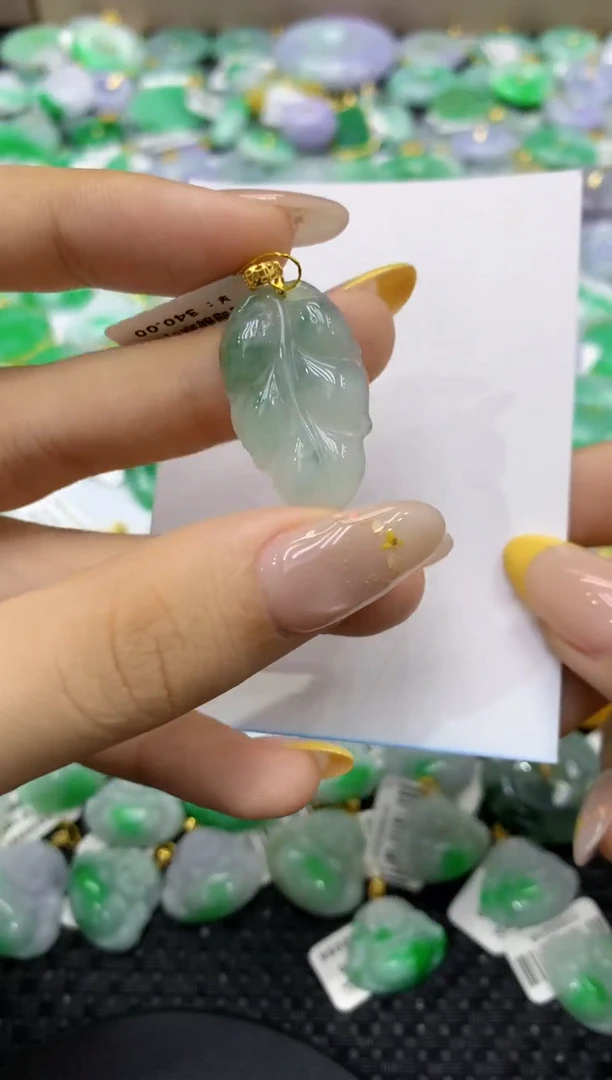 颈饰未镶嵌翡翠天然缅甸翡翠A货