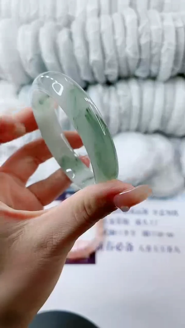 【闪购商品】石英质玉手镯未镶嵌0850607926-多样性发货