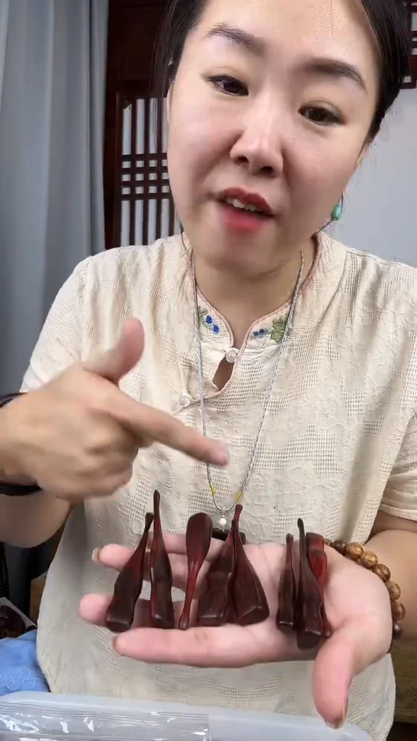 檀香紫檀（小叶紫檀）小叶紫檀随形挖耳勺