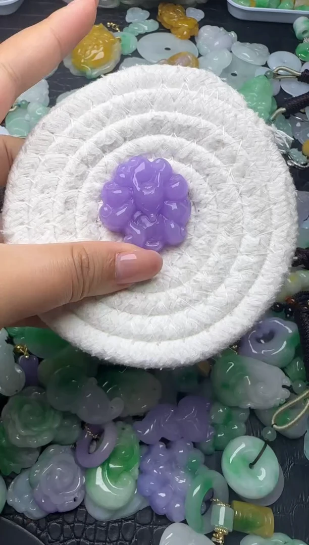 颈饰未镶嵌翡翠缅甸翡翠吊坠