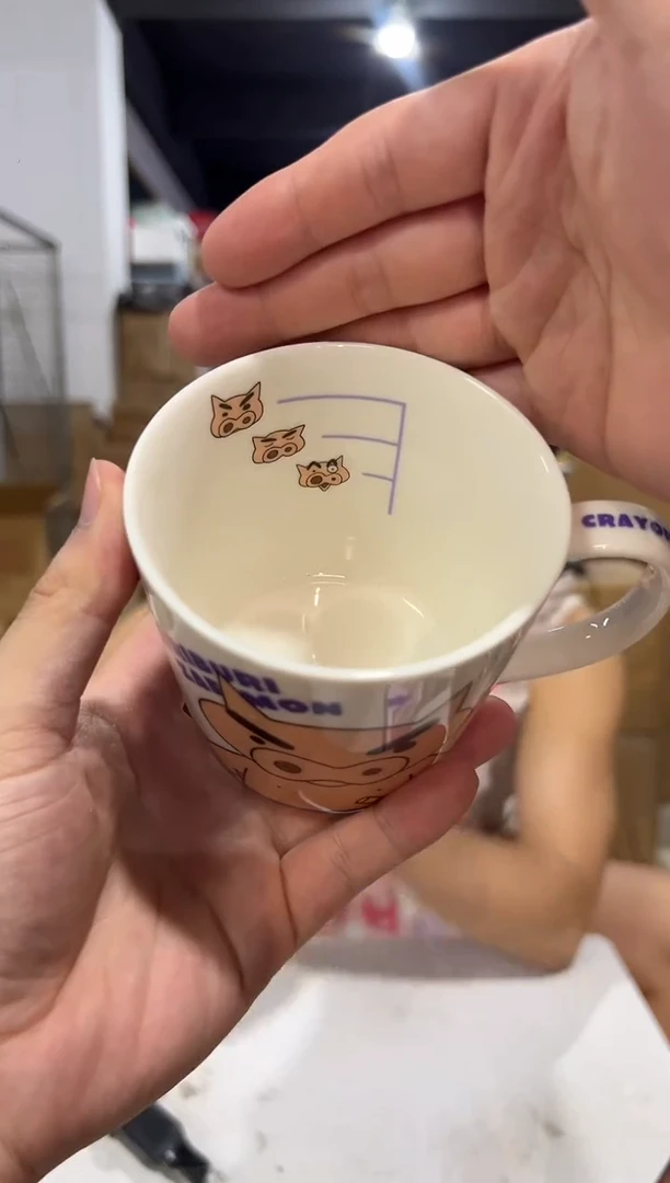 瓷片肥嘟嘟左卫门刻度杯