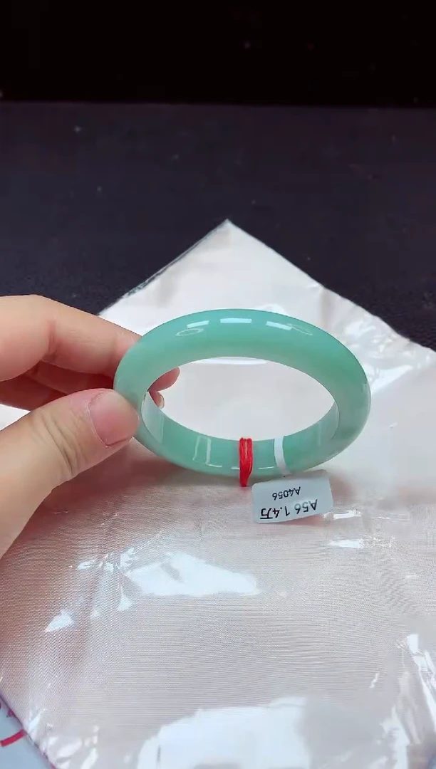 【闪购商品】翡翠手镯未镶嵌镯子56+
