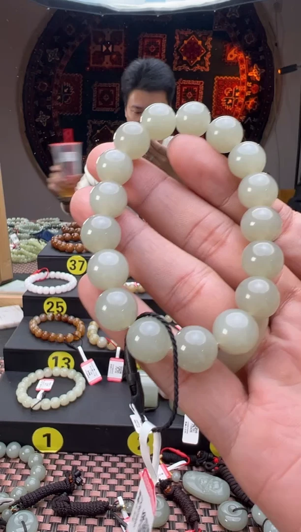 未镶嵌手串和田玉且末料青白玉手串卡12