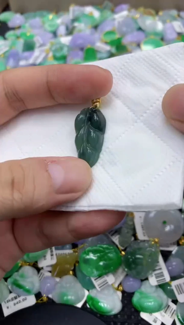 颈饰未镶嵌翡翠天然缅甸翡翠A货