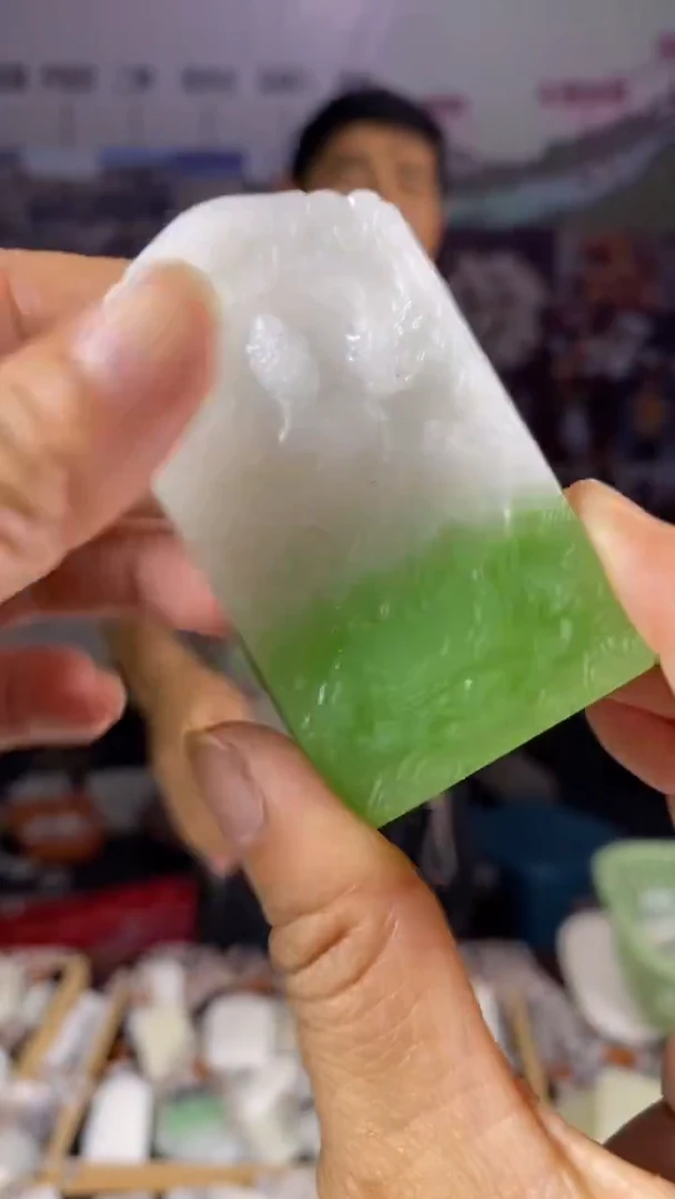 颈饰未镶嵌透闪石质玉天然玉石未镶嵌颈饰