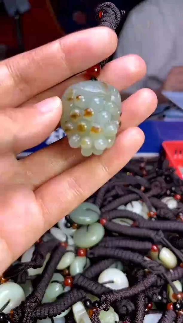 未镶嵌和田玉挂件1