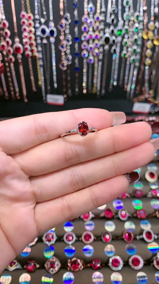 【闪购商品】石榴石戒指银S925镶嵌5.7银色