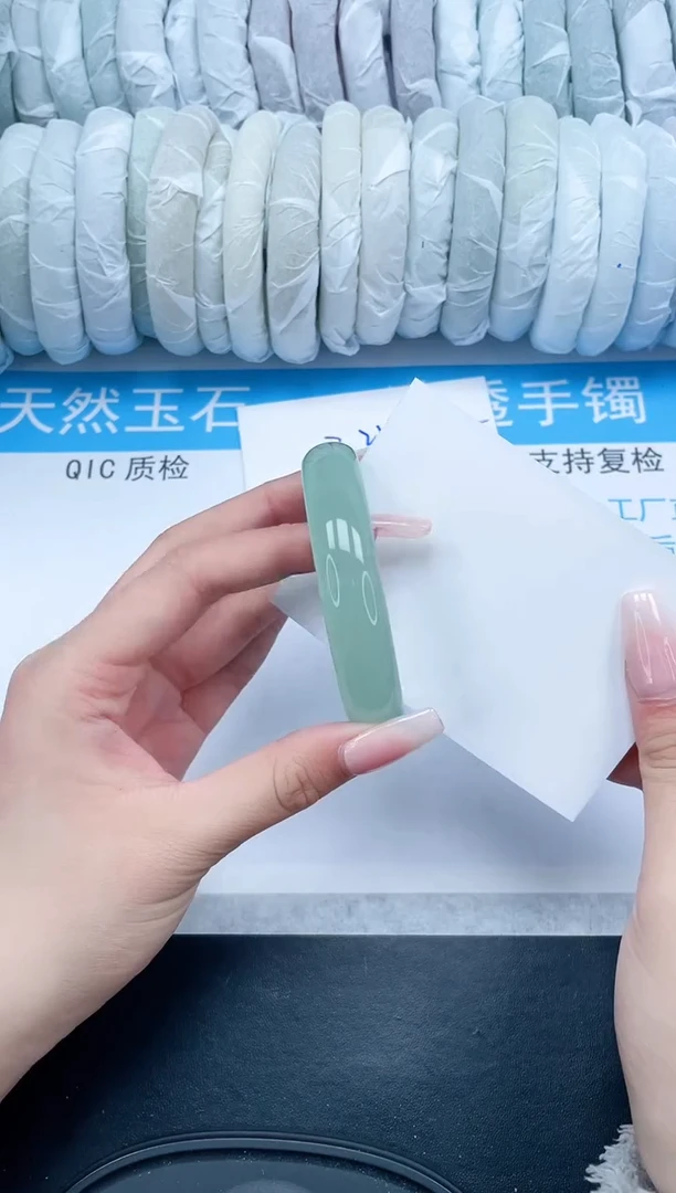 【闪购商品】石英质玉手镯未镶嵌253-53